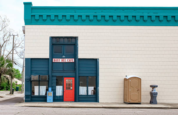 Portable Toilet Options We Offer in Lindenhurst, IL